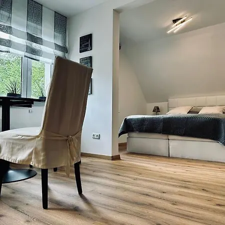 Moderne Zweifall Daire *